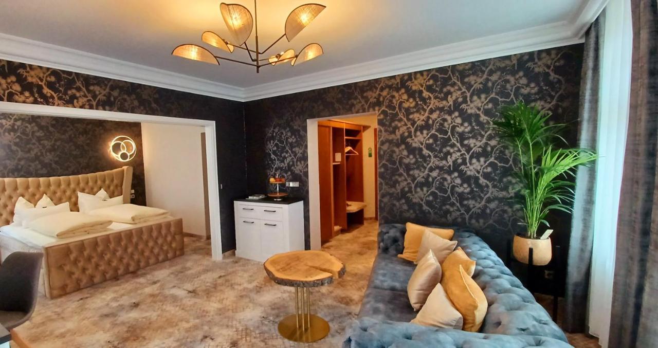 Hotel Neustaedter Hof Шварценберг Экстерьер фото