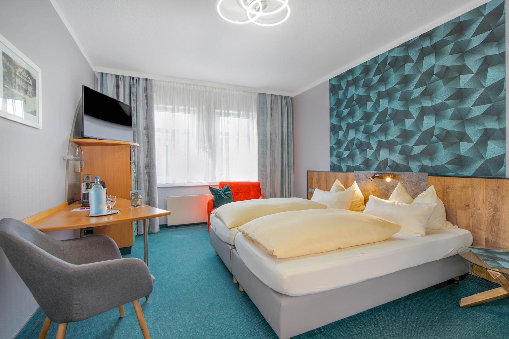 Hotel Neustaedter Hof Шварценберг Экстерьер фото