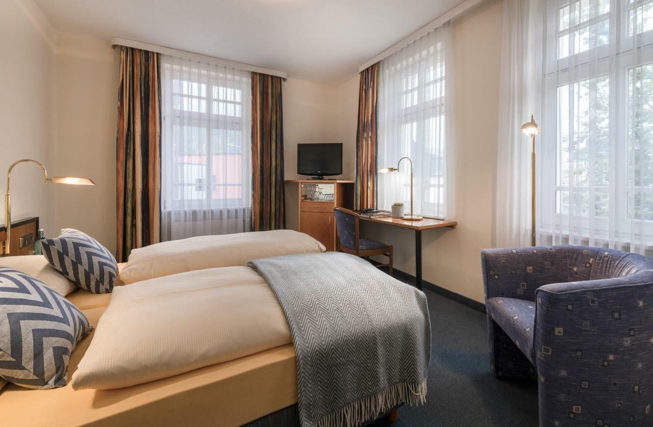 Hotel Neustaedter Hof Шварценберг Экстерьер фото