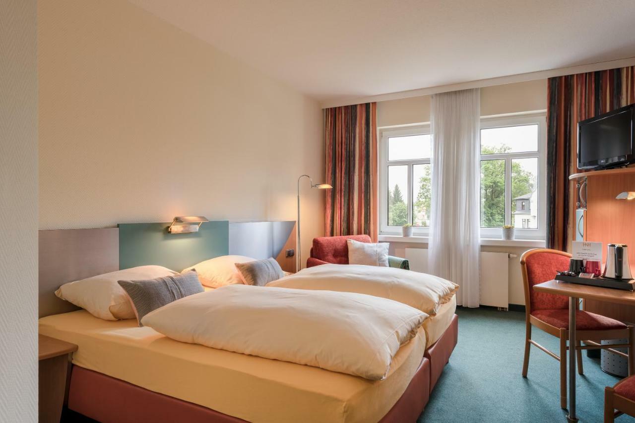 Hotel Neustaedter Hof Шварценберг Экстерьер фото
