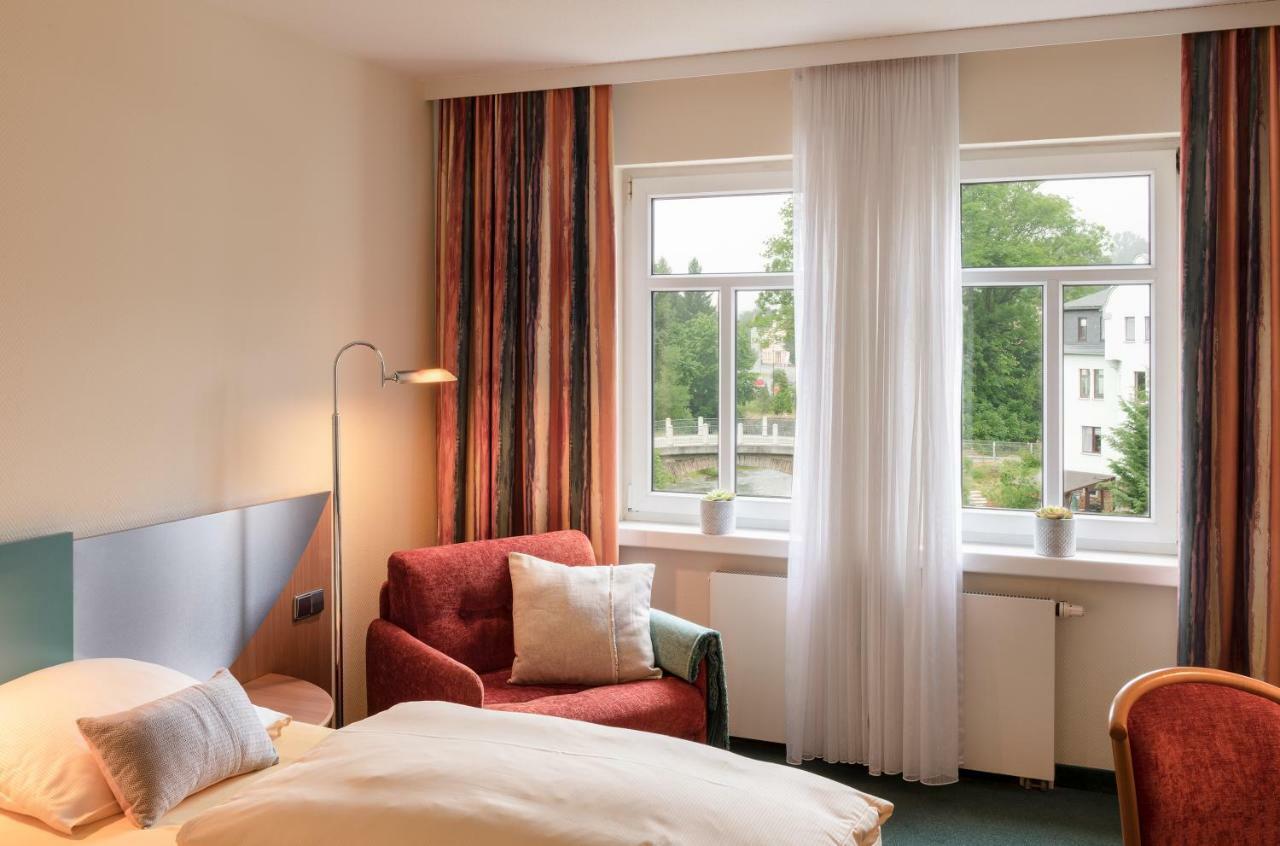 Hotel Neustaedter Hof Шварценберг Экстерьер фото