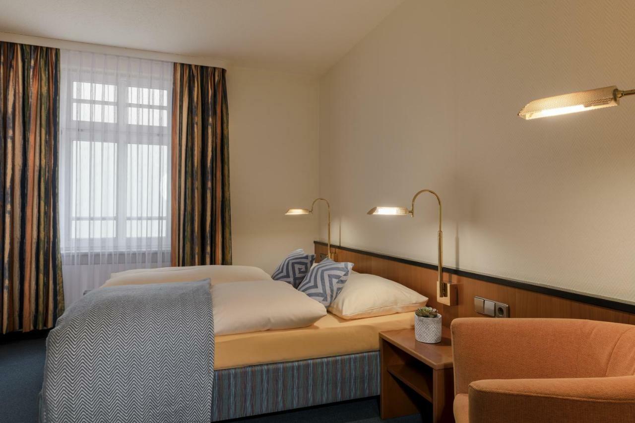 Hotel Neustaedter Hof Шварценберг Экстерьер фото