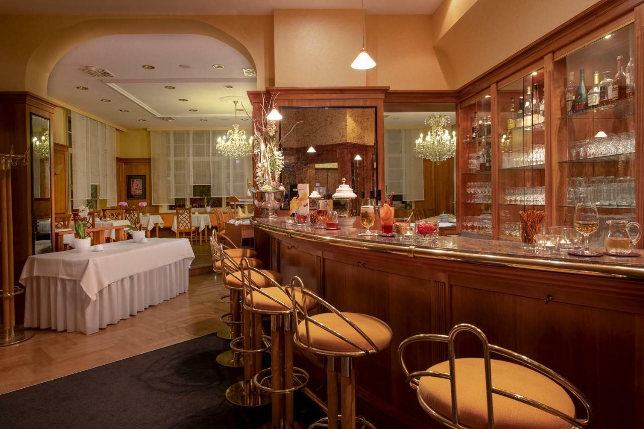 Hotel Neustaedter Hof Шварценберг Экстерьер фото