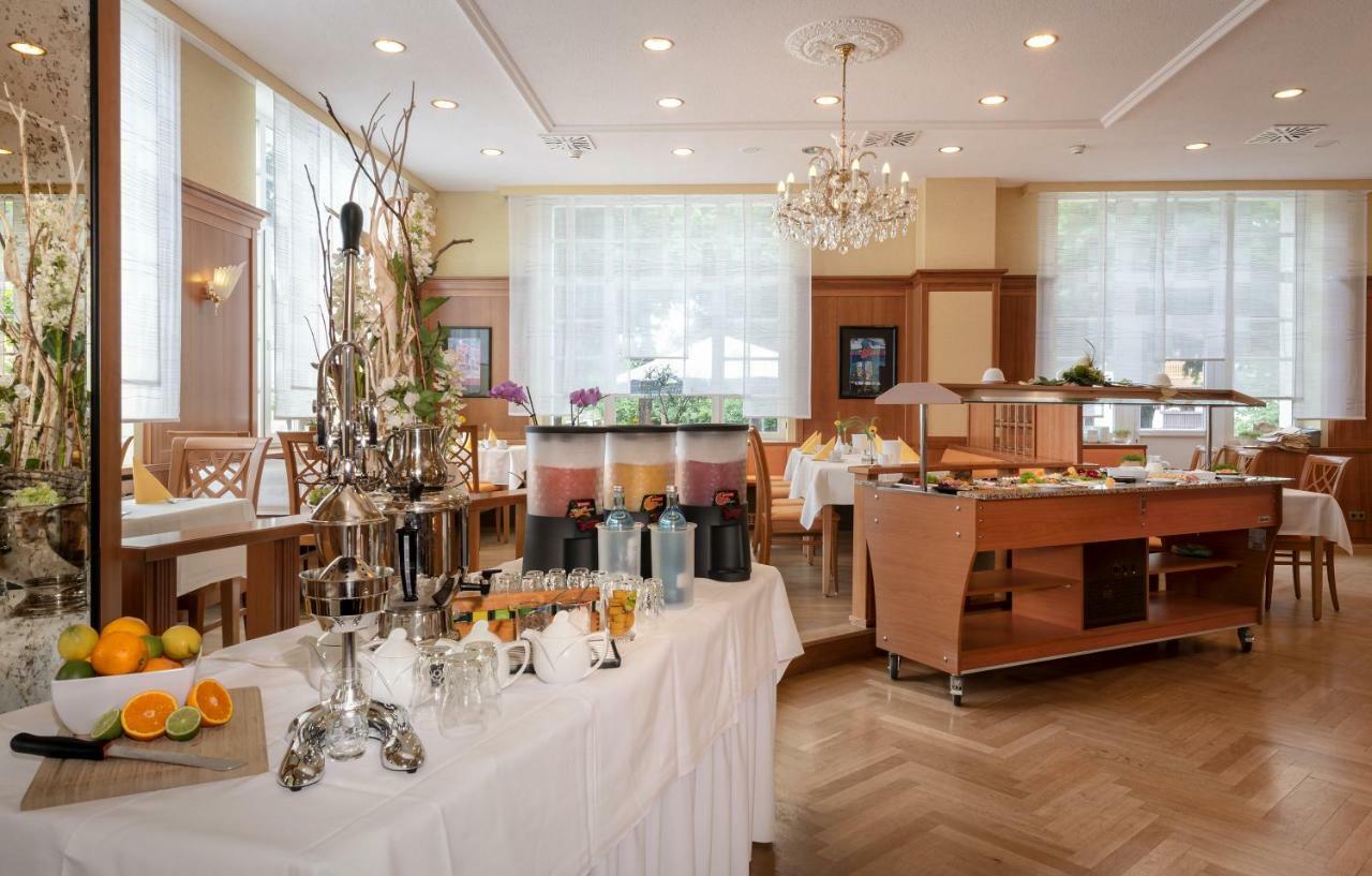 Hotel Neustaedter Hof Шварценберг Экстерьер фото