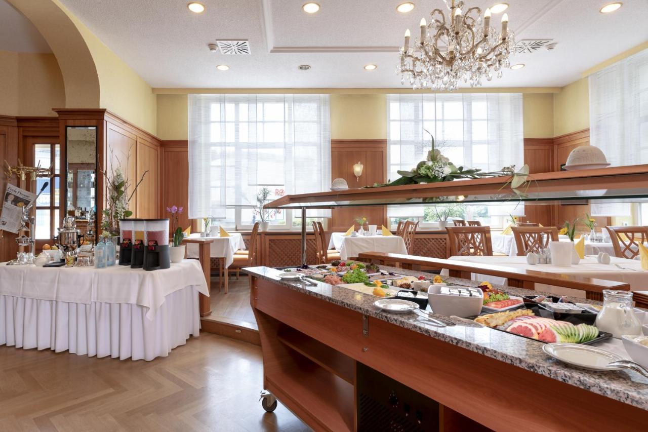 Hotel Neustaedter Hof Шварценберг Экстерьер фото